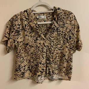Hollister cropped tropical button up